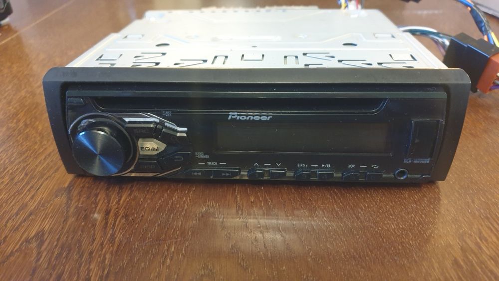 Авто радио плеър музика за кола Пайнер Pioneer CD MP-3 USB AUX