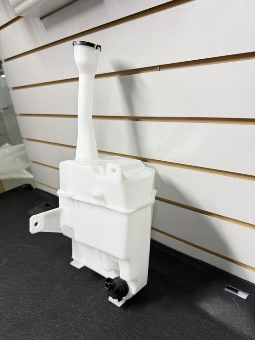 Бочок омывателя Toyota Camry 40 45