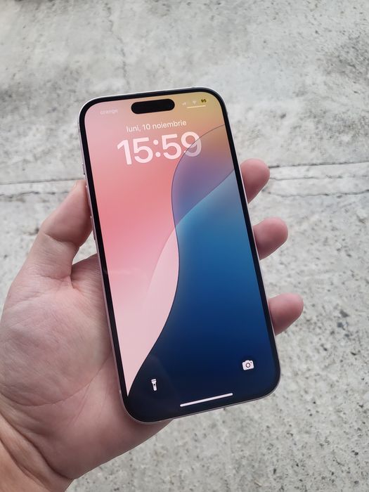Telefon Iphone 15 Impecabil ca Nou 128GB o8% Baterie Trimit Schimb