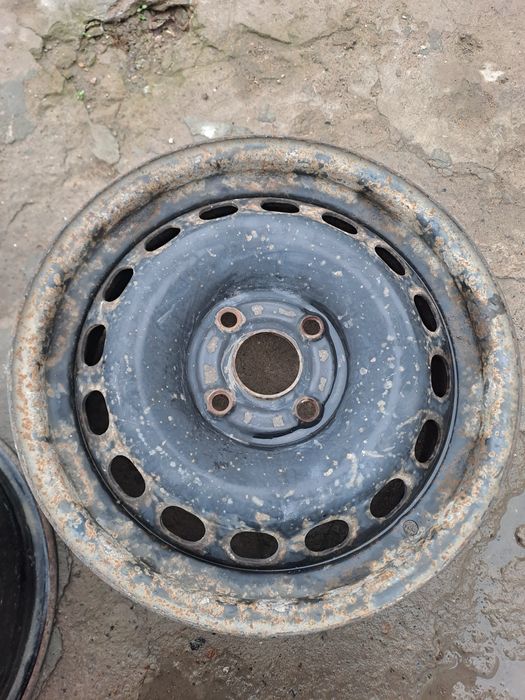 Диск штампованные на 15 Ауди