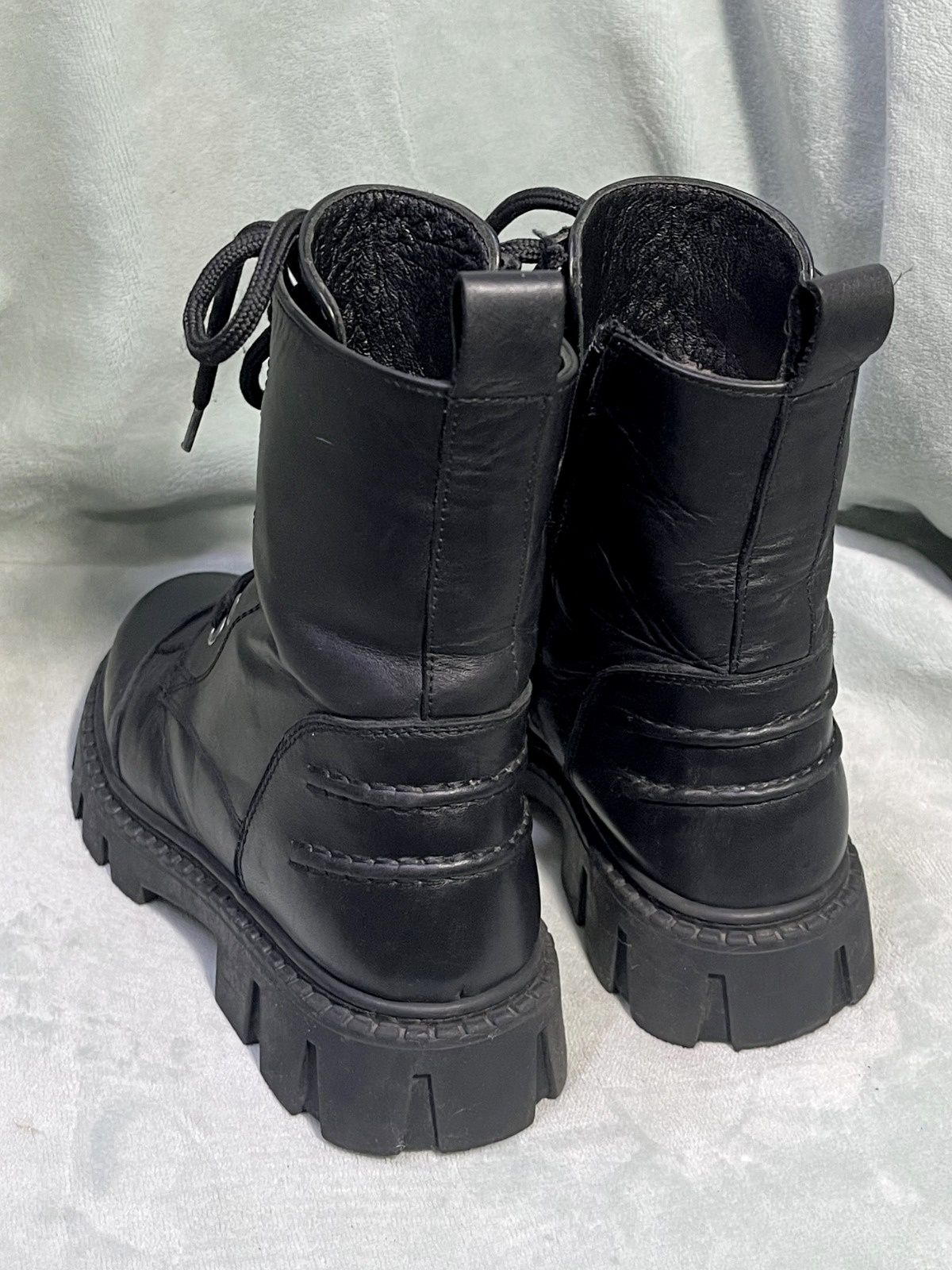 Продам зимние сапоги ботинки 33р из натуральной кожи на девочку