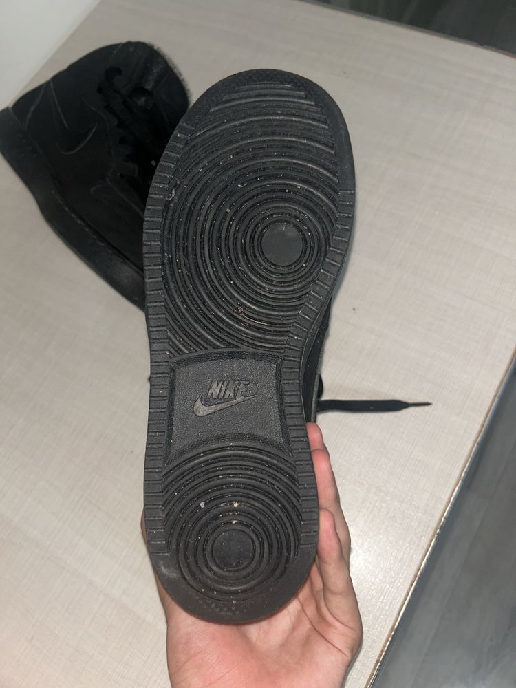 Adidasi Nike speciali pentru iarna/toamna