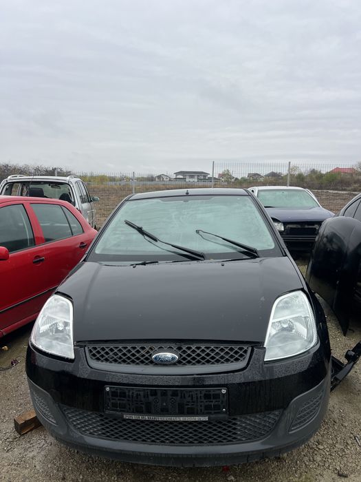 Vand bara fata capota haion motor ford fiesta 2005