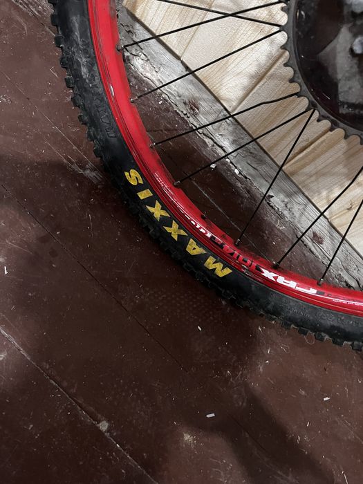Капла за колело с вело двигател с гума на MAXXIS