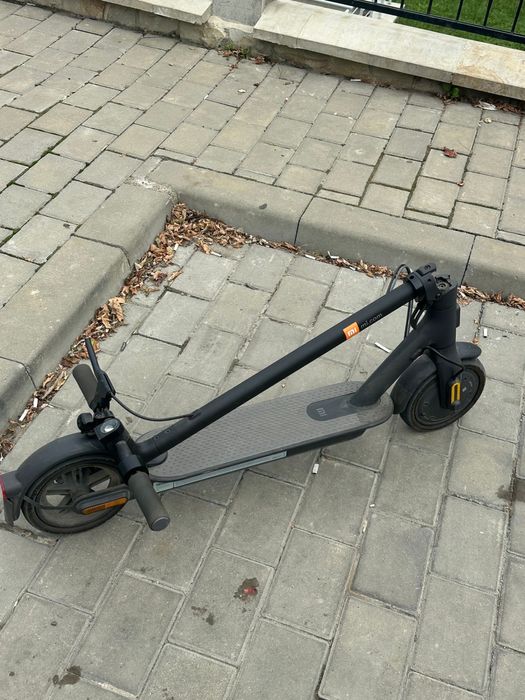 Xiaomi Mi Electric Scooter Essential