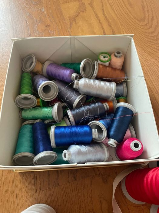 Set ata de brodat Madeira și Akerman plus suport