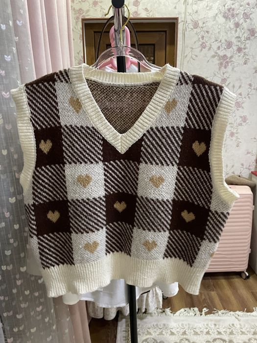 Милая жилетка, безрукавка