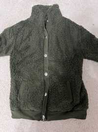 Jachetă/pulover cu blăniță moale, buzunare și capse