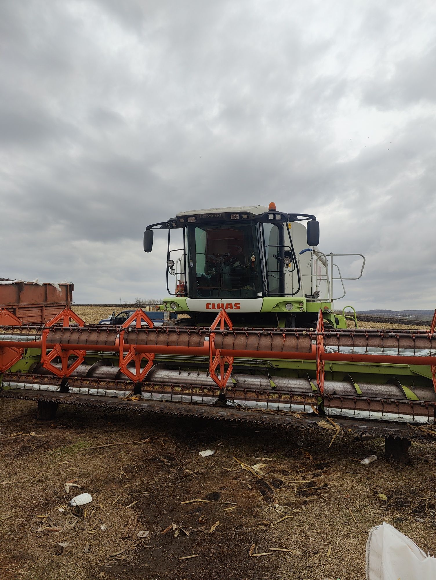 Vând combina Claas Lexion 540