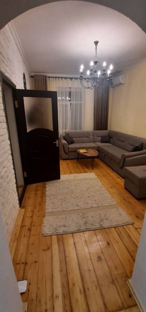Квартира на Шота Руставели Высокопотолочка 2/2/4 с обстановкой