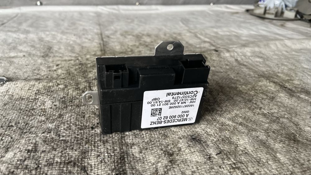 Mercedes E W212 модул горивна помпа