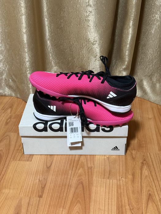 Adidasi de fotbal