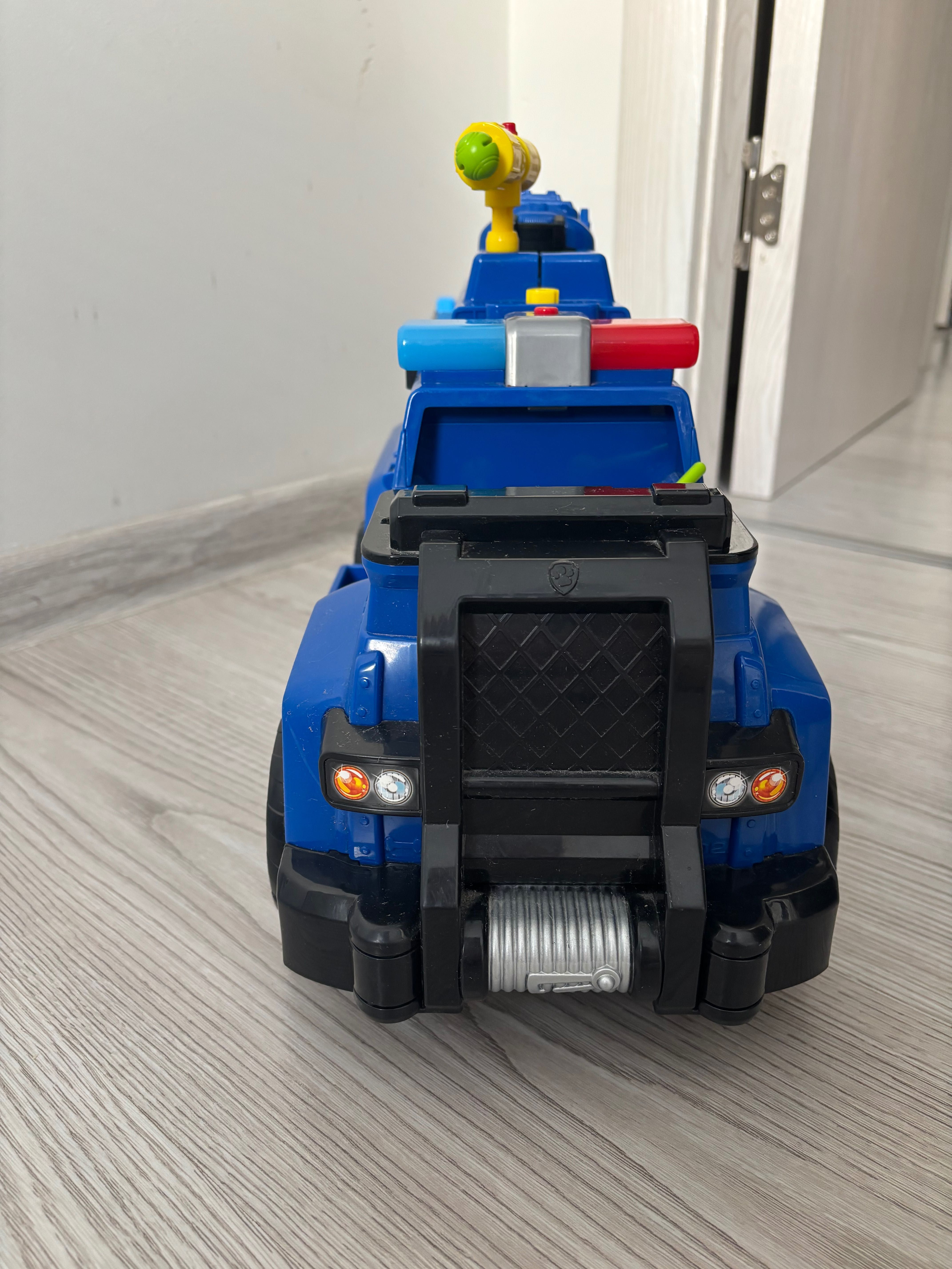 Paw patrol полицейски камион на Чейс