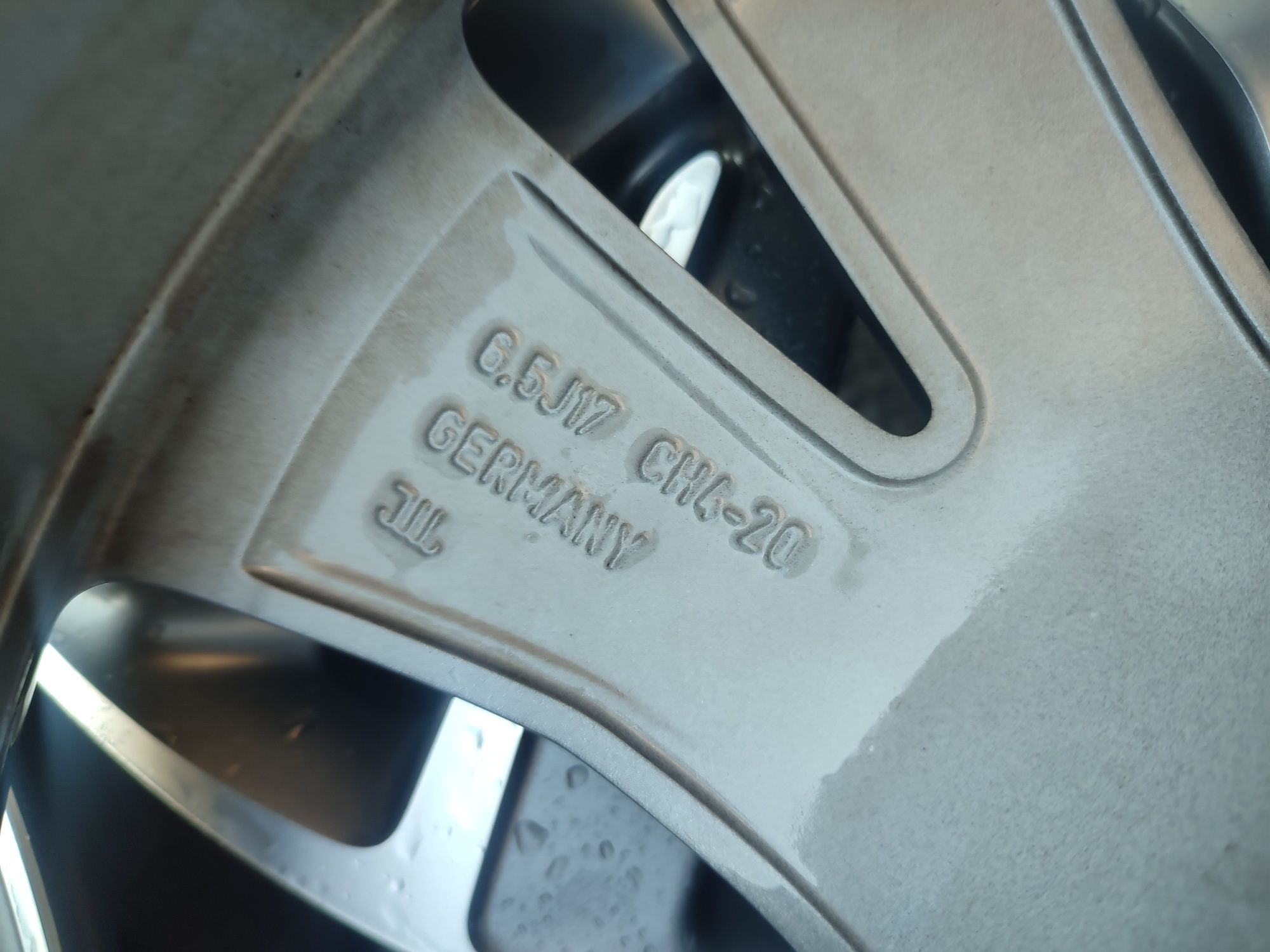 17" оригинални алуминиеви джанти за Peugeot/Citroen.