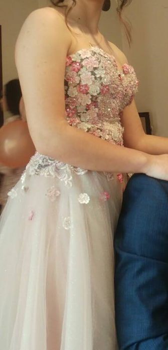 Бална рокля с цветя