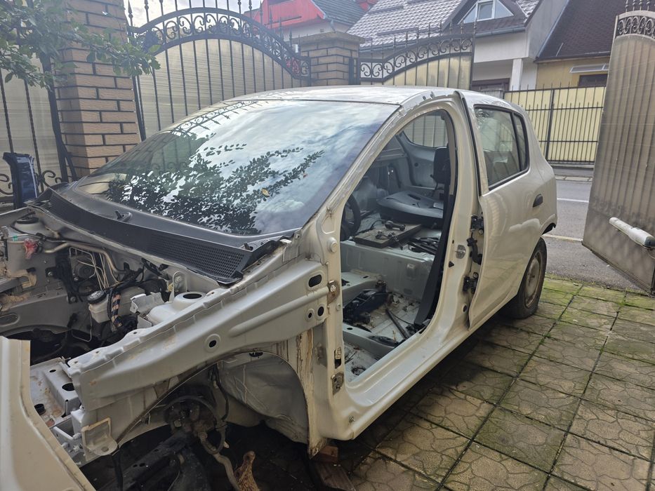 Caroserie dacia sandero 2 .  2018