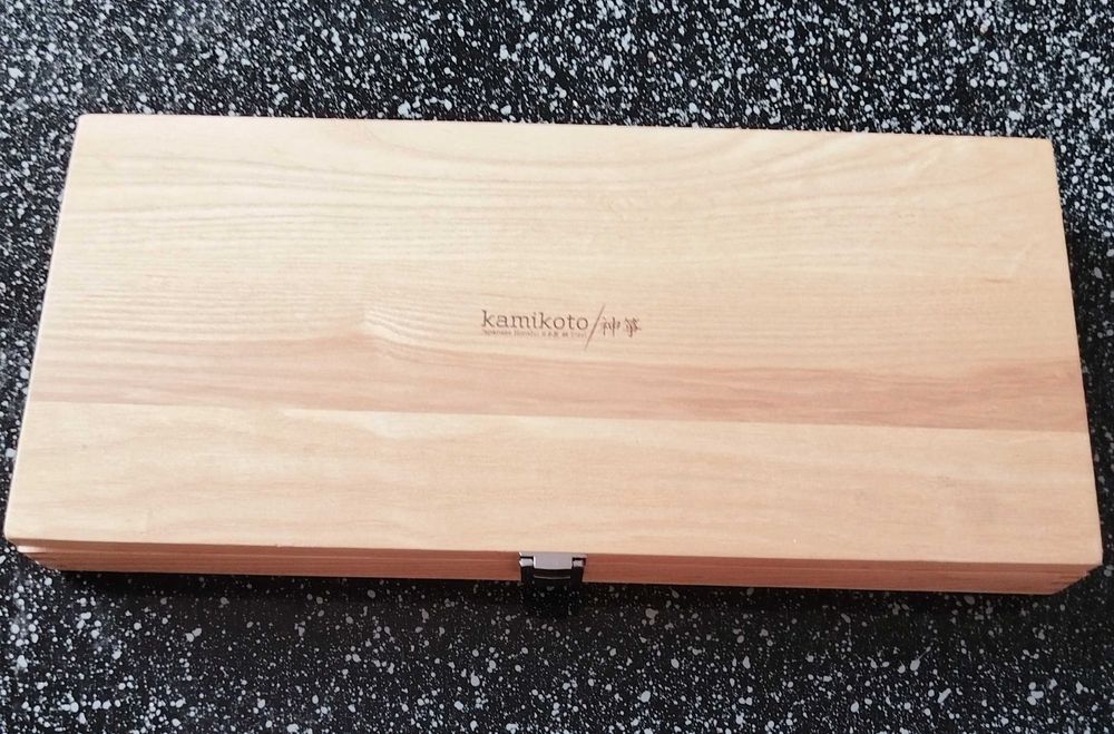 Ножове Kamikoto,  в оригиналната кутия, почти неизползвани.