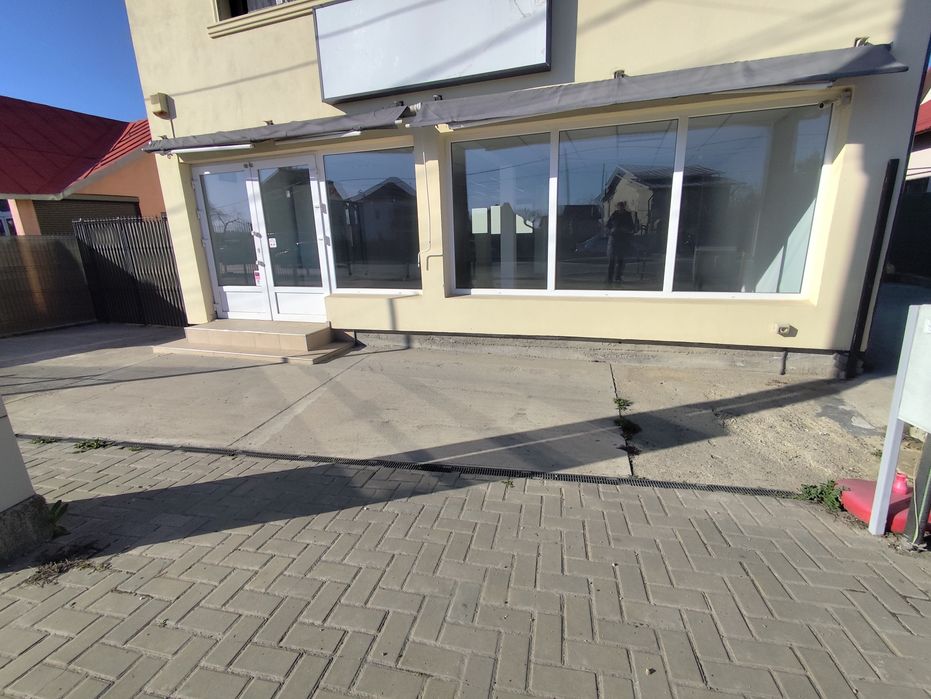 Închiriez spațiu Comercial ( Principală )