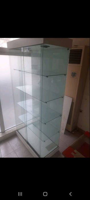 Италиански  витрини  за  бижута ,часовници,мобилни  телефони