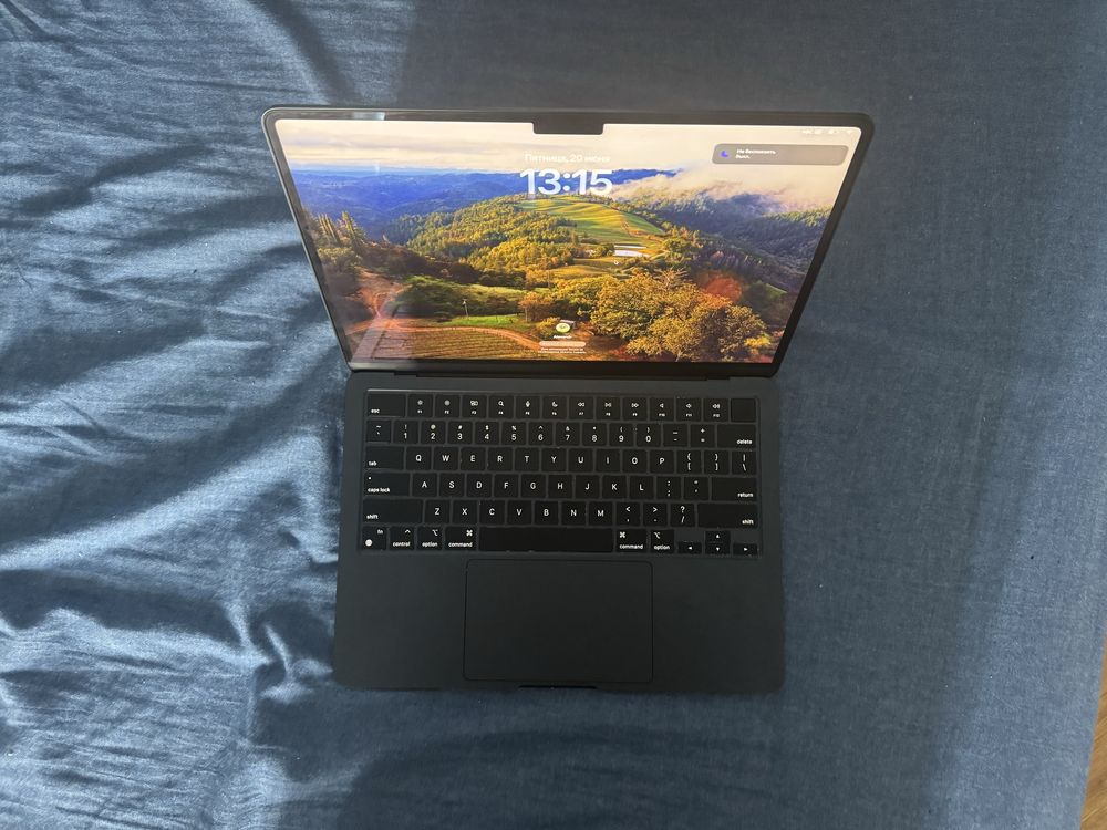 Apple MacBook M2