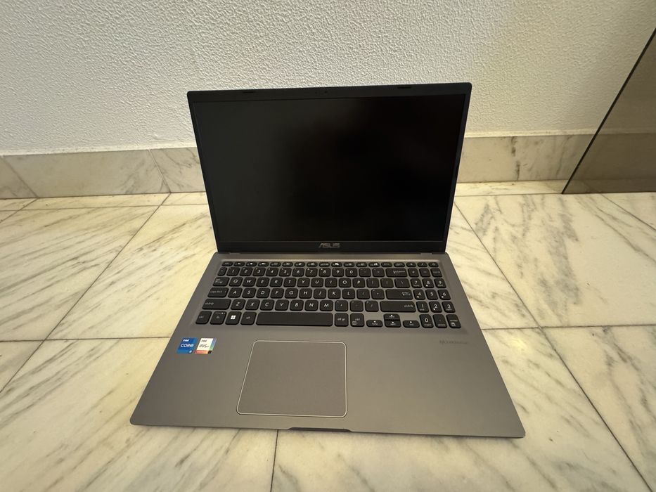 Laptop ASUS  (i5 + 16GB RAM + SSD)