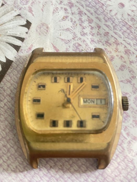 Продавам руски часовници