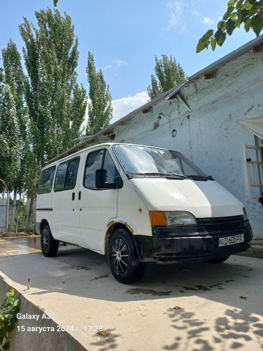 Fordtranzit moshin ishlab turipti