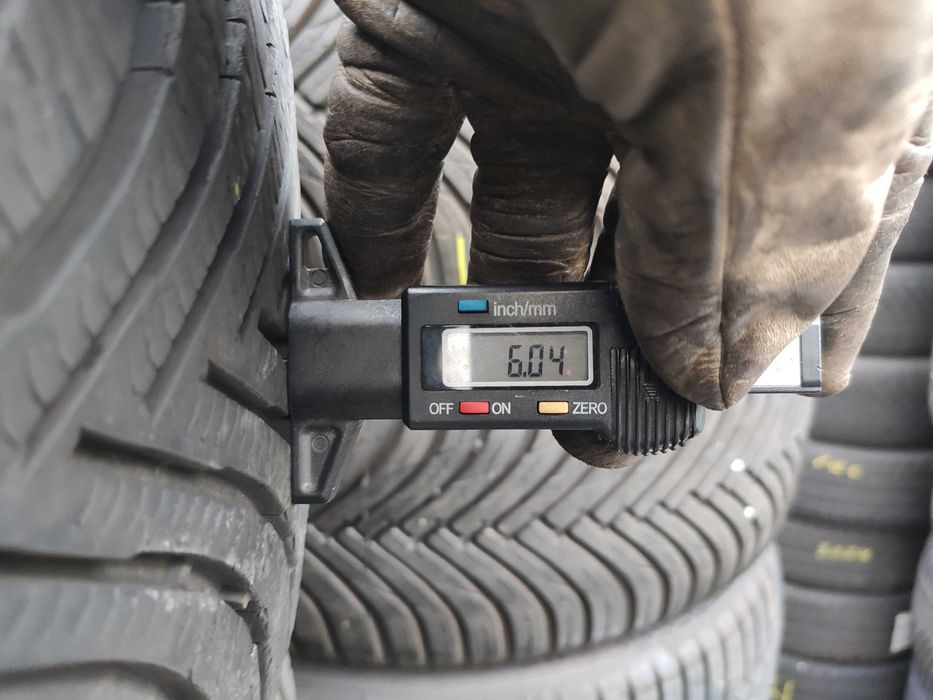 4бр Зимни гуми 215 40 17 - Michelin - 75lv