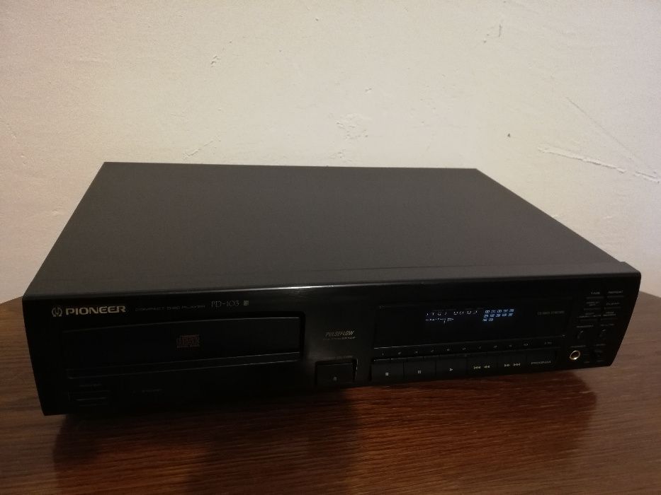 CD Player PIONEER model PD-103 - made in UK /Impecabil