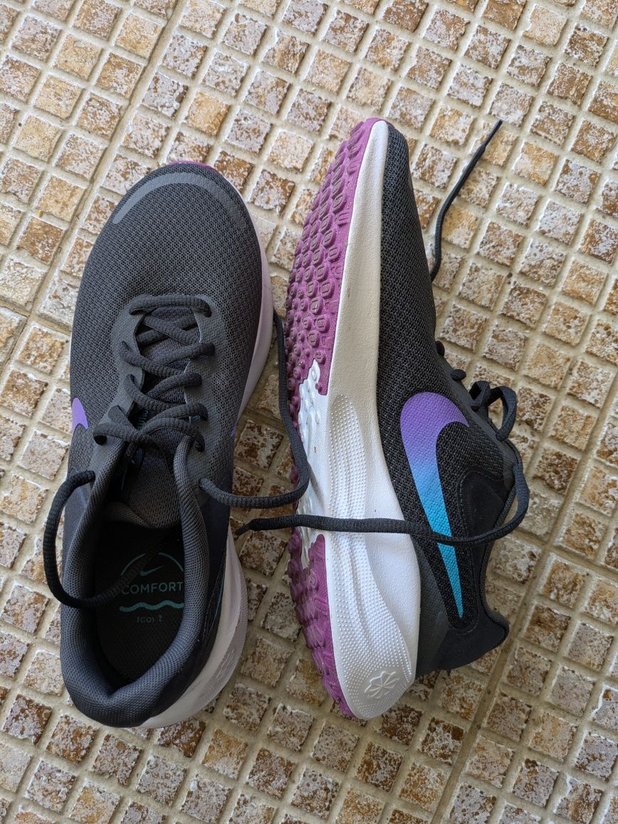 Маратонки Nike 41