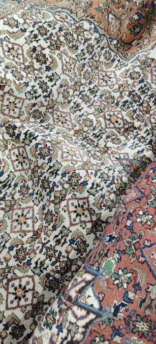 Covor persan lucrat manual lana