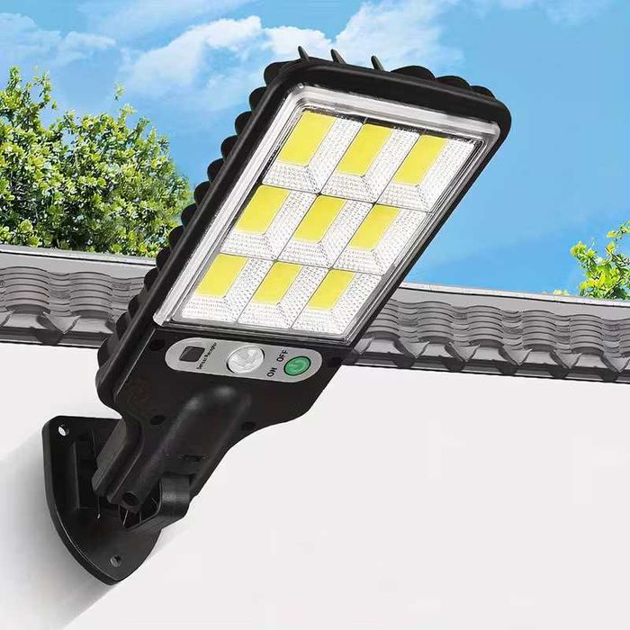Vând 2 lămpi solare
