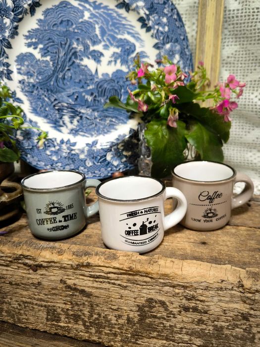 Чаши за кафе с надписи