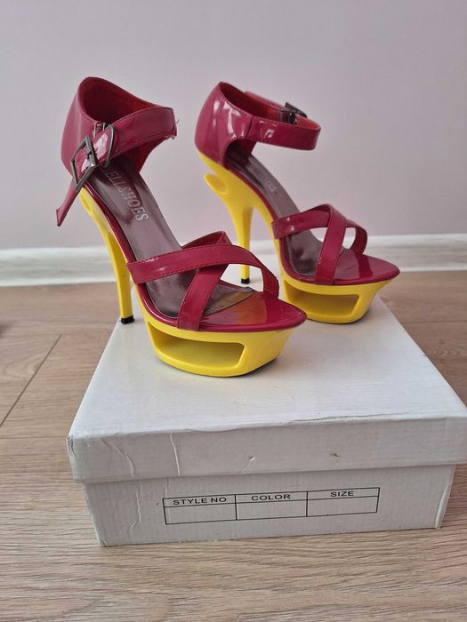 Обувки на висок ток