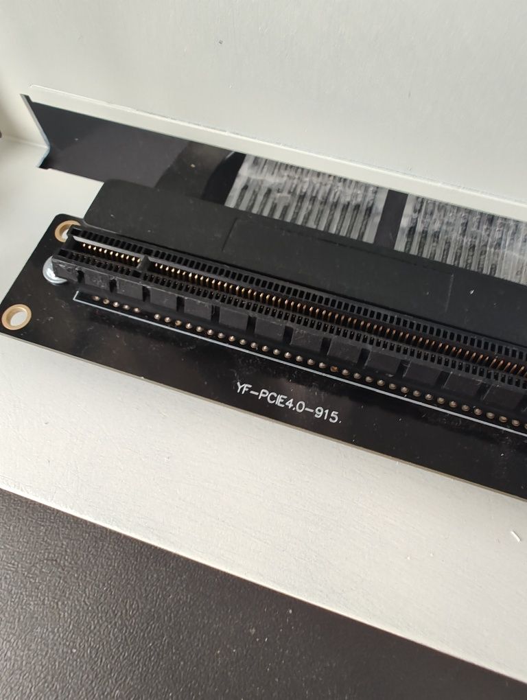 Riser montare verticala placa video pcie 4.0