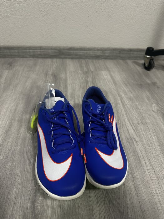 Adiasi - Nike - Rival sprint