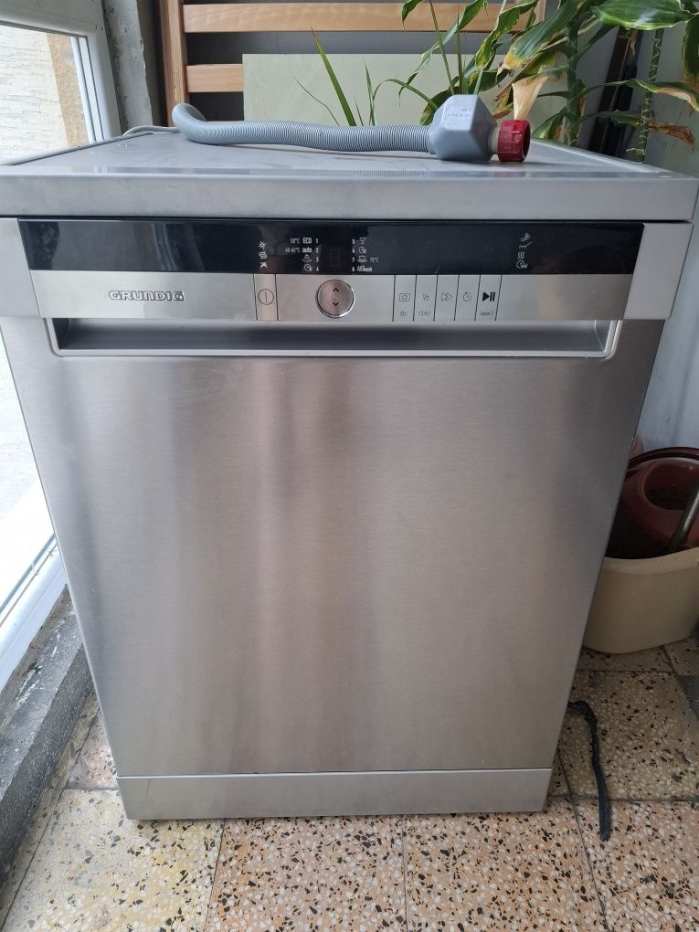 Съдомиялна GRUNDIG