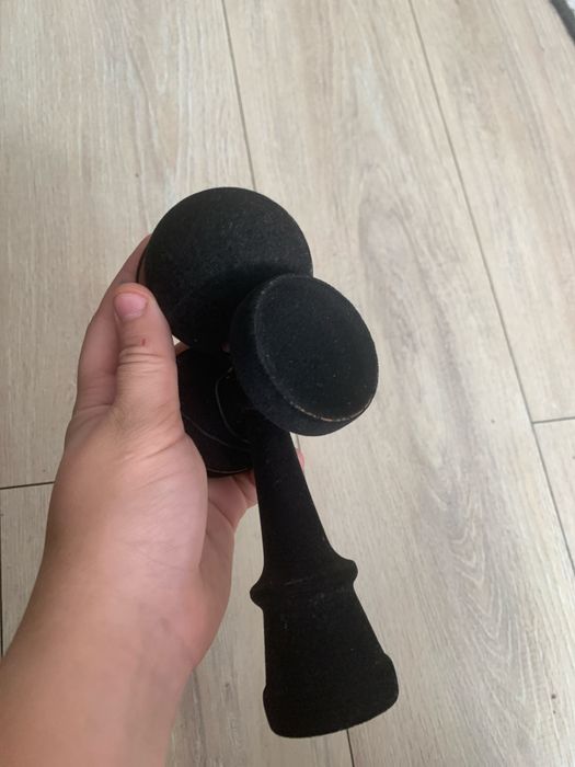 Dau la schimb kendama fuzzy sweets pe tama miguel plus ken lotus