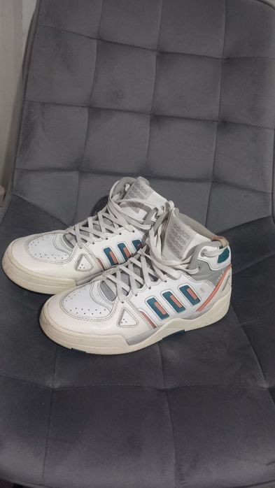 Vând adidasi midcity mid