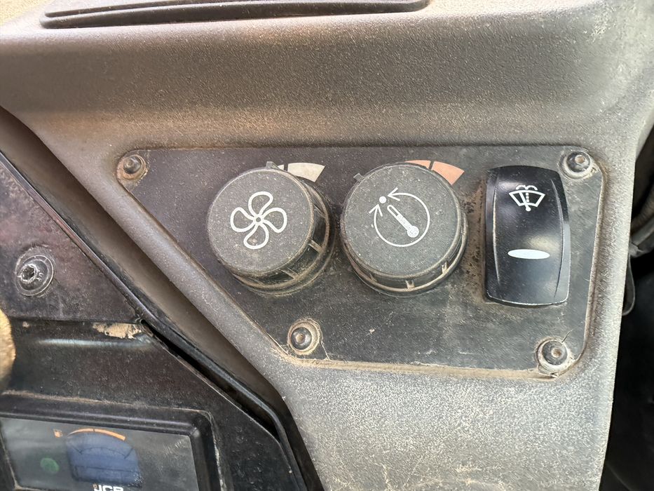 De inchiriat dumper cu cabina inchisa 9 T