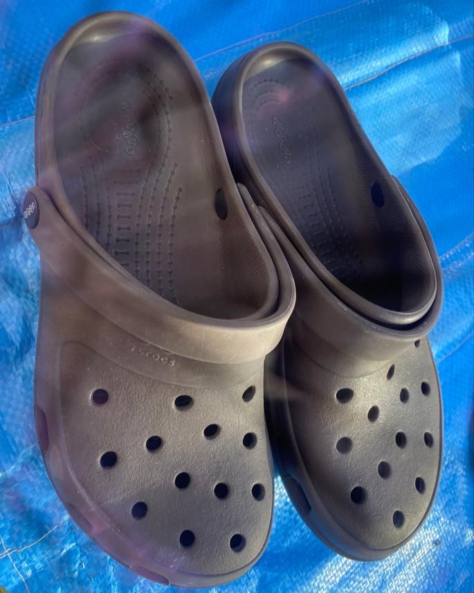 Slapi crocs  marimea 42/43 si emporio armani mar.45