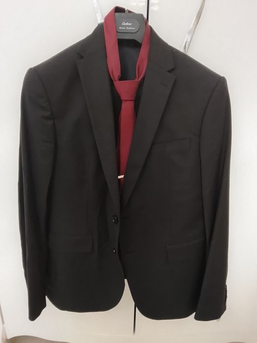 Мужской черный костюм тройка