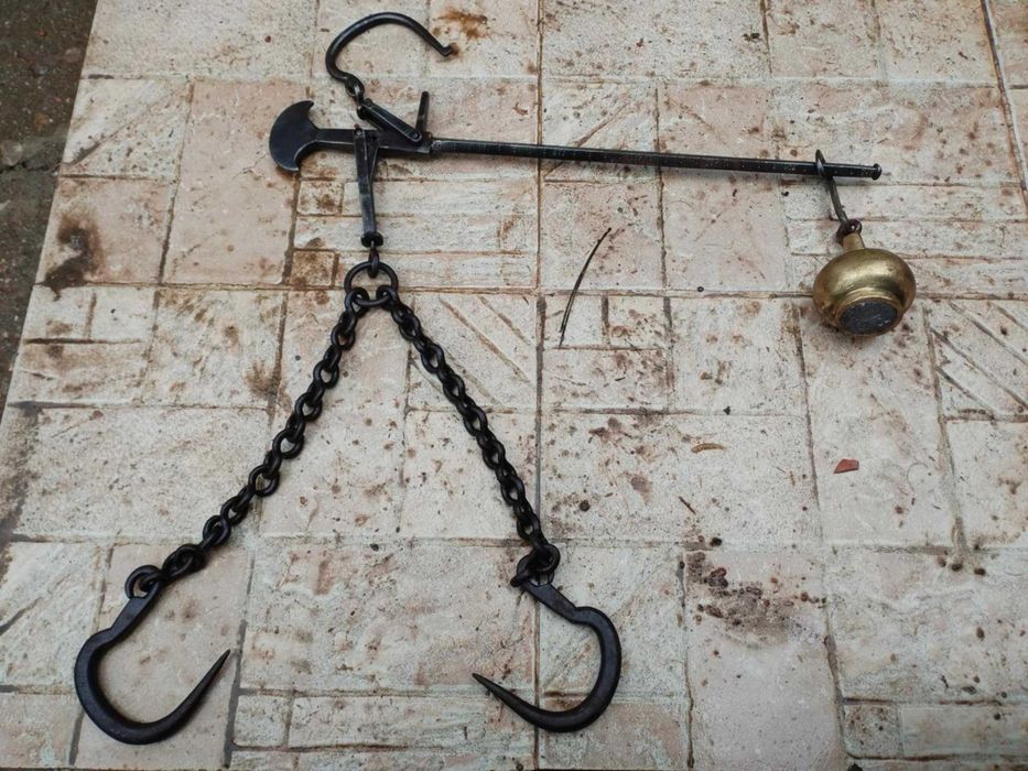 Стар кантар с топуз