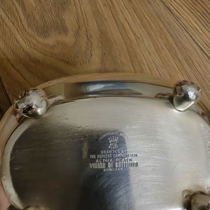 Красив антикварен к-т производство на Roberts & Belk Ltd и Viners