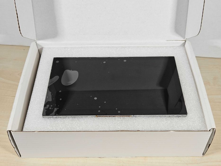 7-инчов дисплей – идеален за монтаж в PC кутия