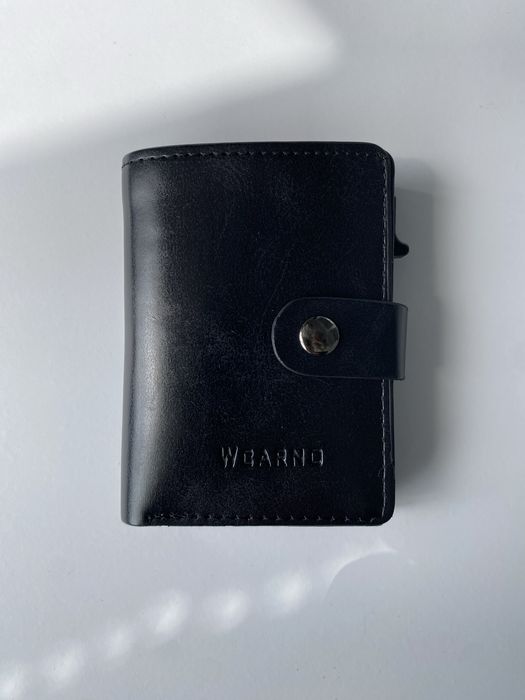 Продавам чисто нов неизползван мъжки портфейл