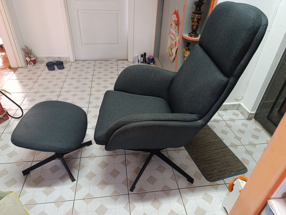 Vând doua fotolii noi și cu suport picioare