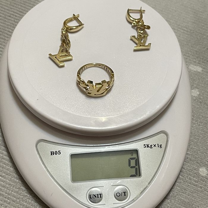 Золотые излелия.