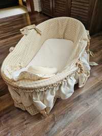 Плетена кошница за бебе