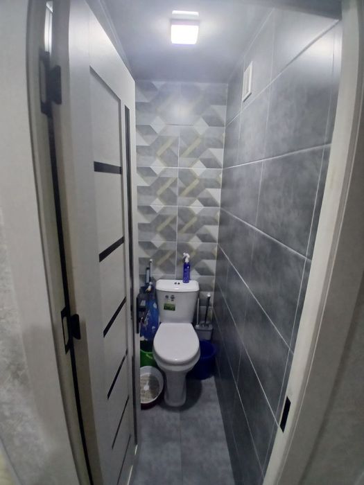 Продается 2х квартира на против риссового базара (RV33)